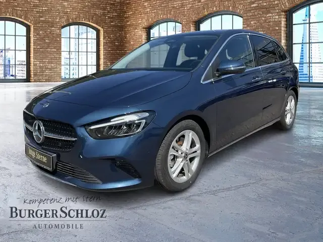 Mercedes-Benz B 220