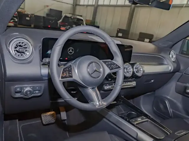 Mercedes-Benz GLB 200