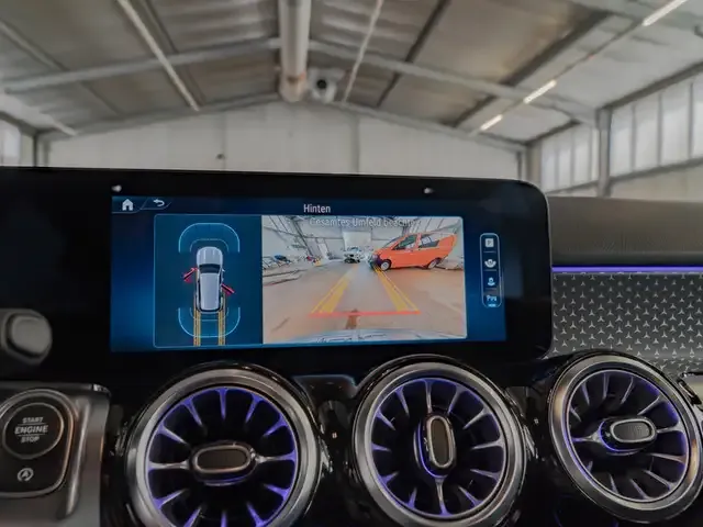 Mercedes-Benz GLB 200