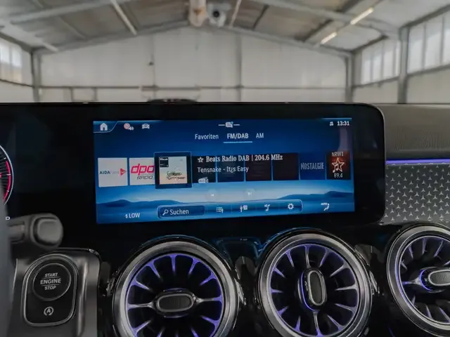 Mercedes-Benz GLB 200