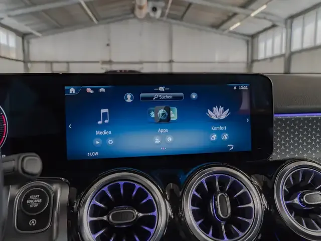 Mercedes-Benz GLB 200