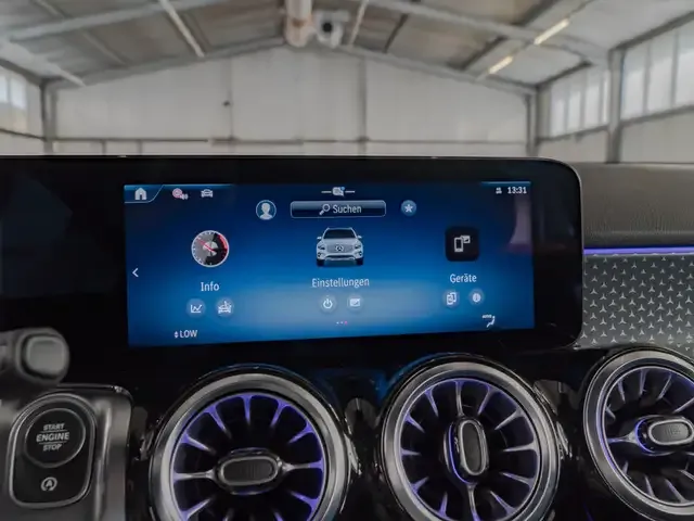 Mercedes-Benz GLB 200