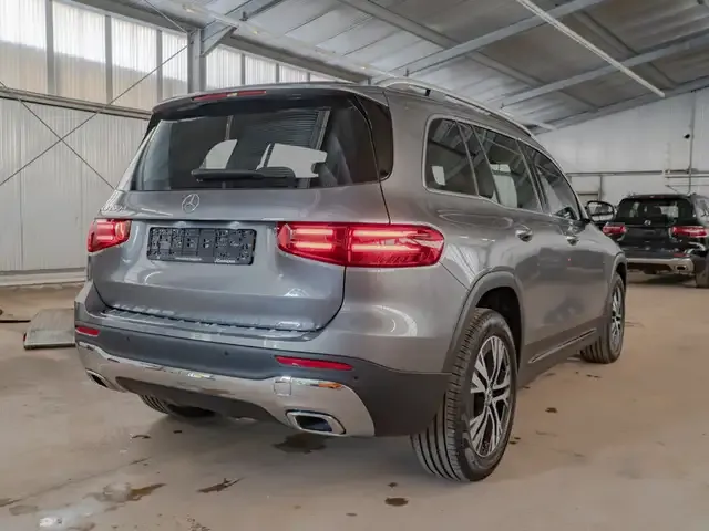 Mercedes-Benz GLB 200