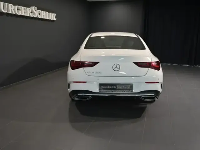 Mercedes-Benz CLA 200