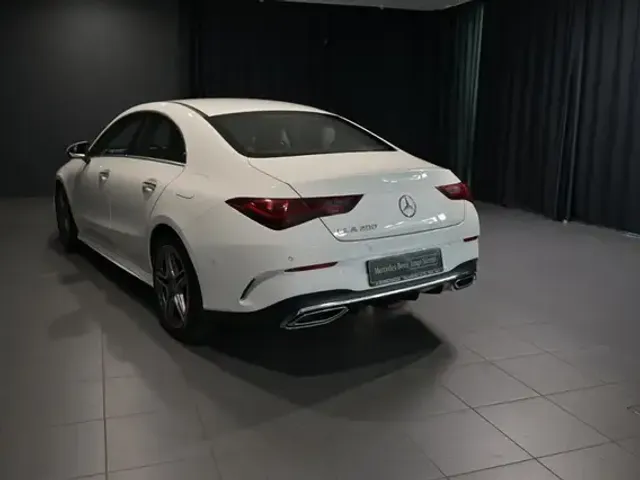 Mercedes-Benz CLA 200