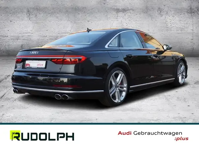 Audi S8