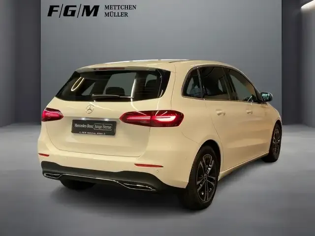 Mercedes-Benz B 200