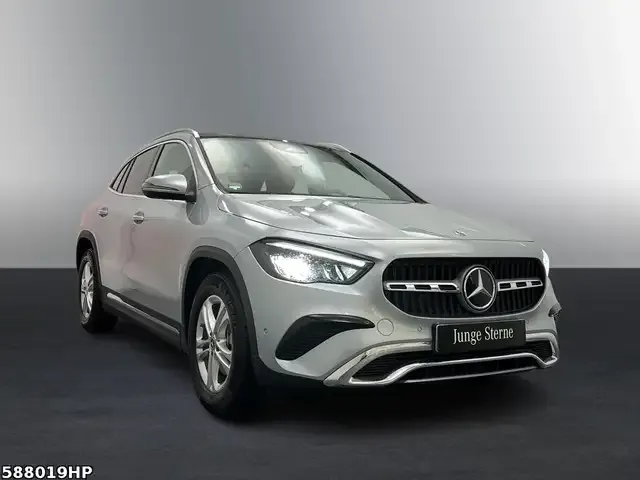 Mercedes-Benz GLA 200