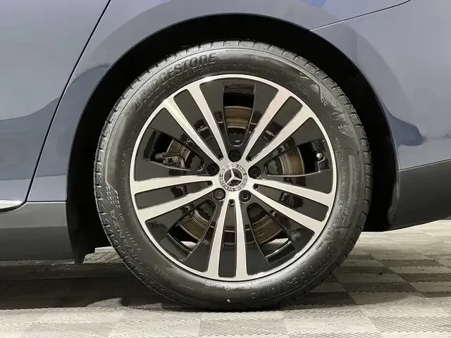 Mercedes-Benz EQE 300