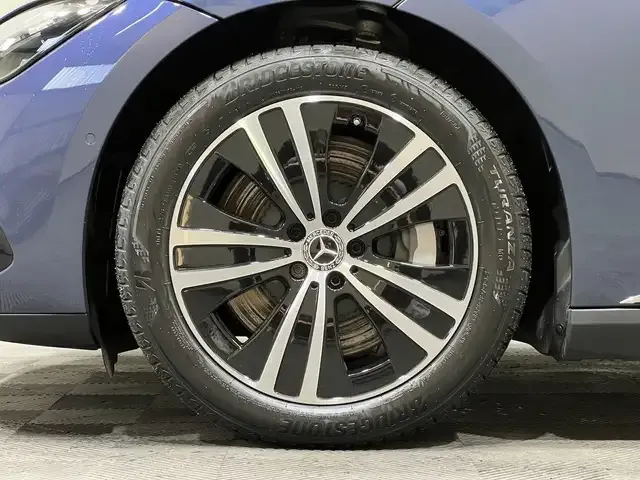 Mercedes-Benz EQE 300