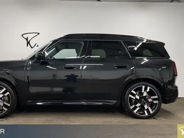 MINI John Cooper Works Countryman