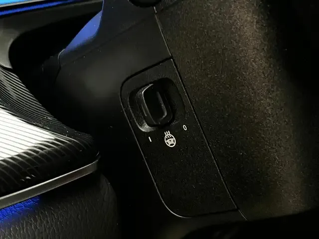 Mercedes-Benz V 220