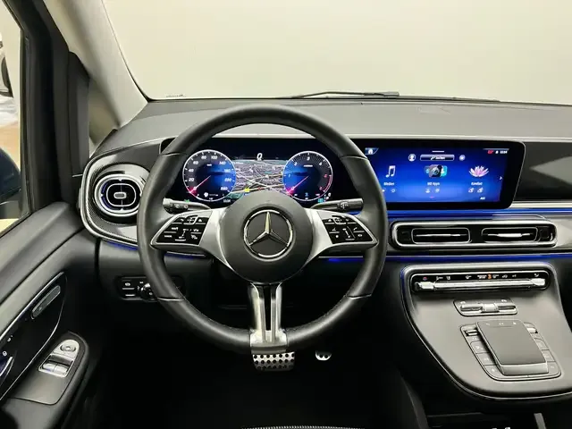 Mercedes-Benz V 220
