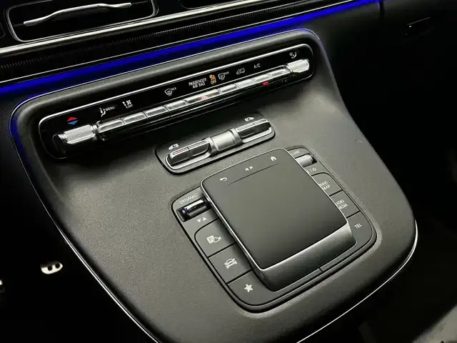 Mercedes-Benz V 220