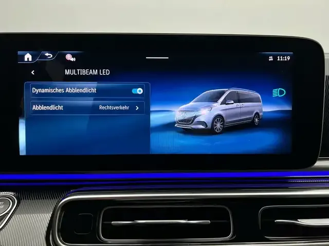 Mercedes-Benz V 220