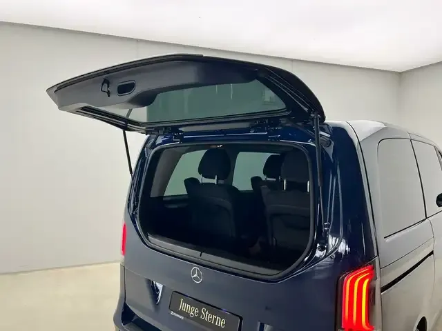 Mercedes-Benz V 220