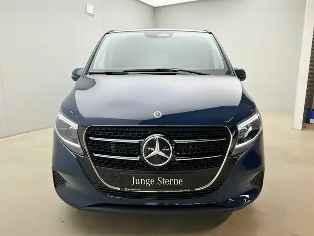 Mercedes-Benz V 220
