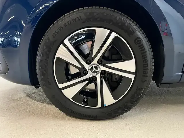 Mercedes-Benz V 220
