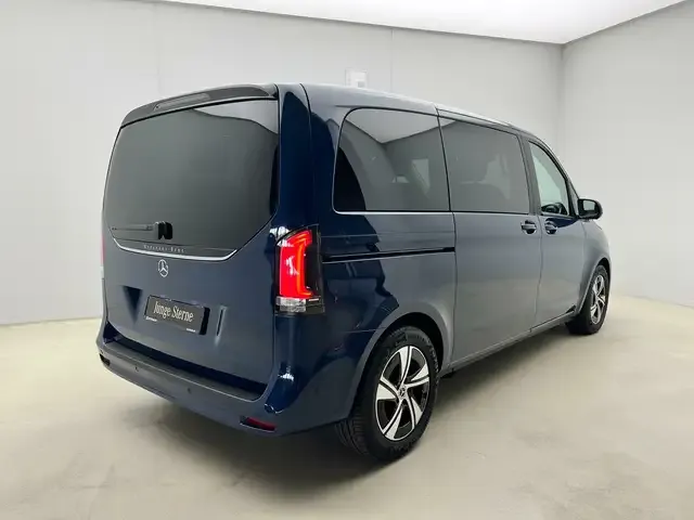 Mercedes-Benz V 220