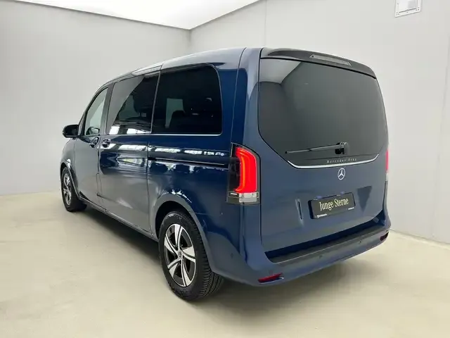 Mercedes-Benz V 220