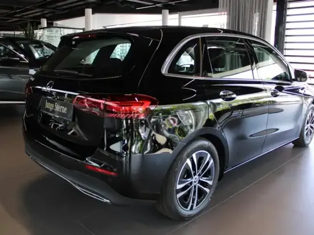 Mercedes-Benz B 200