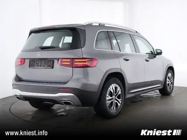 Mercedes-Benz GLB 180