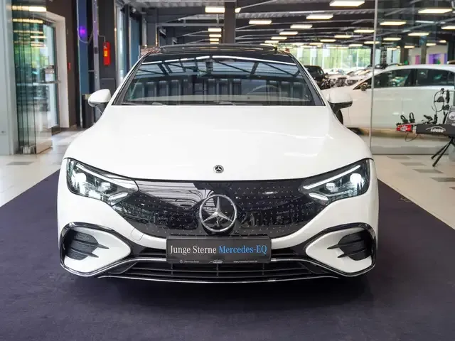 Mercedes-Benz EQE 300