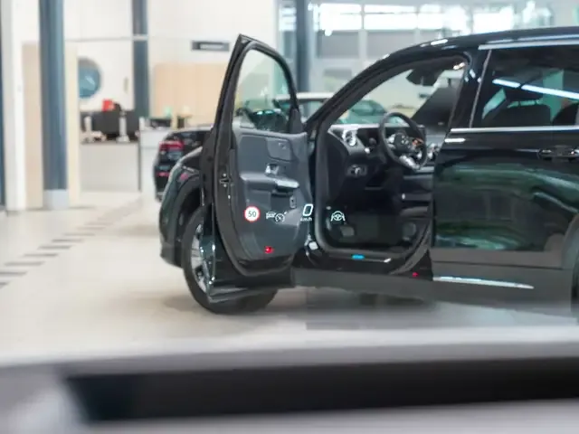 Mercedes-Benz EQE 300
