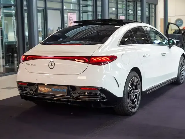 Mercedes-Benz EQE 300