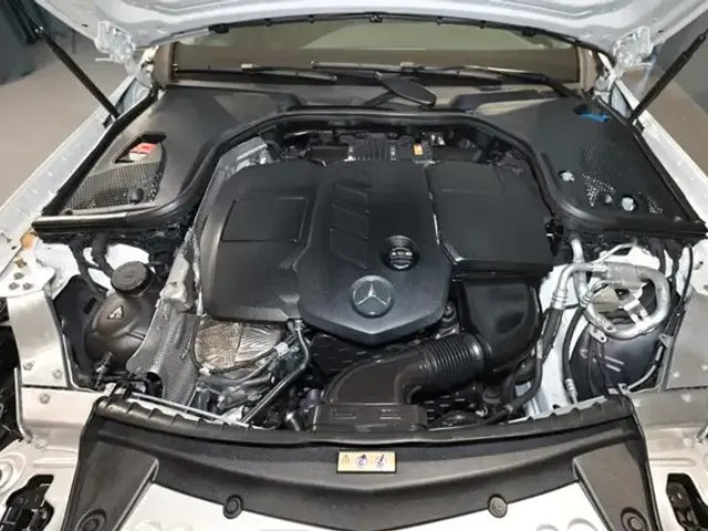 Mercedes-Benz E 200