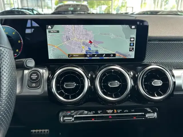 Mercedes-Benz GLB 180