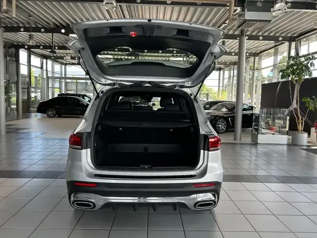 Mercedes-Benz GLB 180