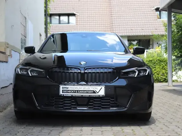 BMW 330