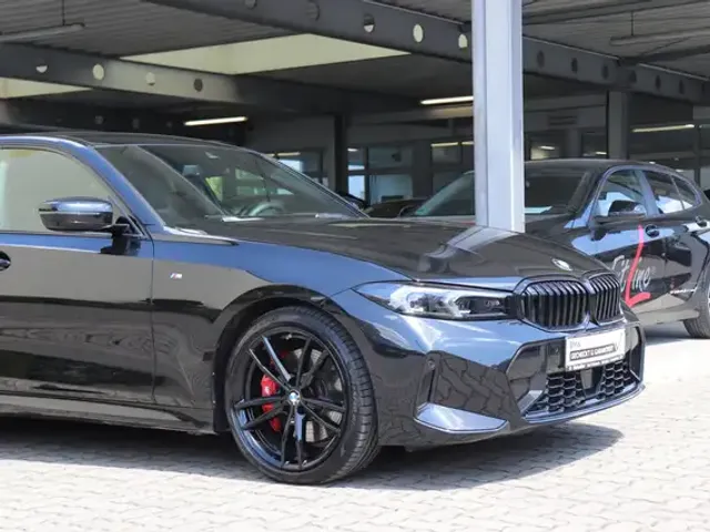 BMW 330