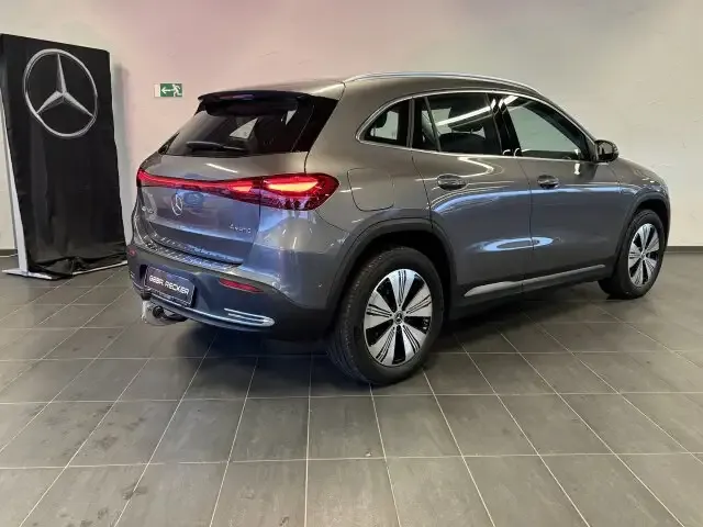 Mercedes-Benz EQA 300