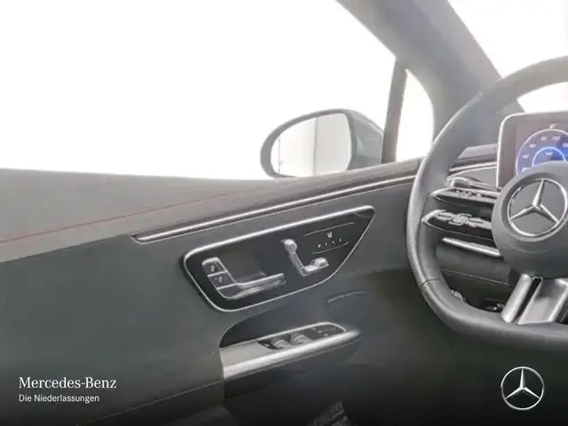 Mercedes-Benz EQE 300