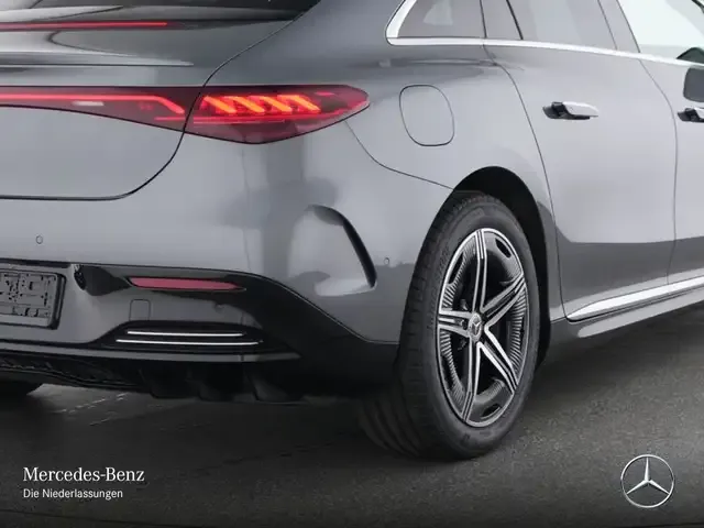 Mercedes-Benz EQE 300