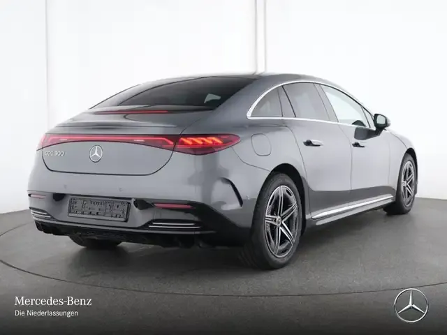 Mercedes-Benz EQE 300