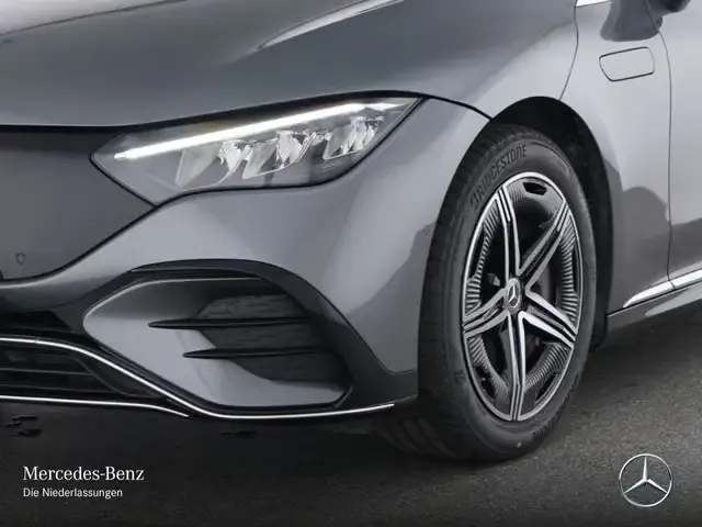 Mercedes-Benz EQE 300