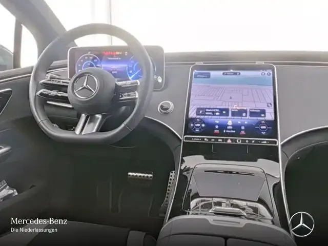 Mercedes-Benz EQE 300