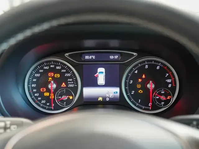 Mercedes-Benz B 180