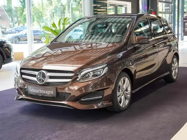 Mercedes-Benz B 180