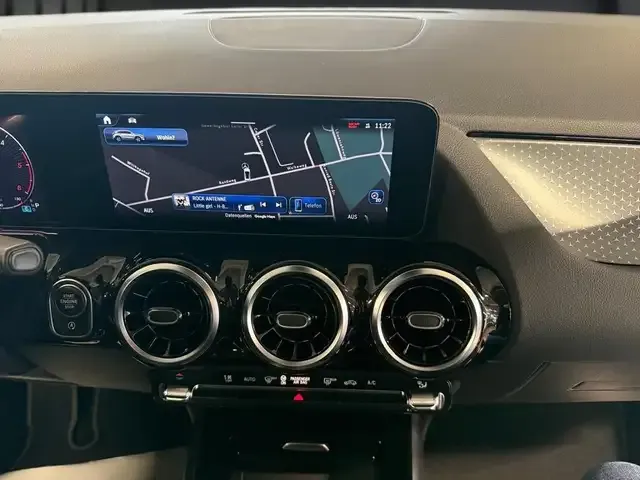 Mercedes-Benz GLA 200