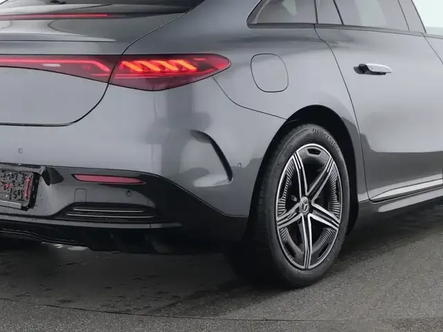 Mercedes-Benz EQE 300
