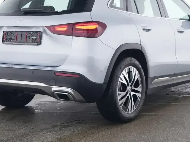 Mercedes-Benz GLA 180