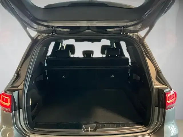 Mercedes-Benz GLB 220