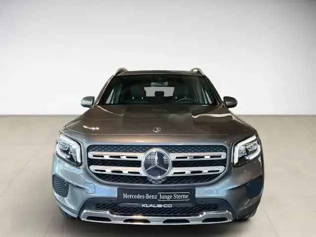 Mercedes-Benz GLB 220