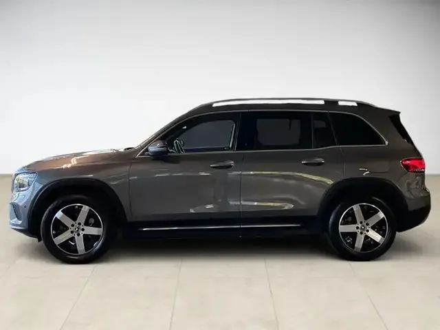 Mercedes-Benz GLB 220