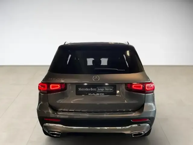 Mercedes-Benz GLB 220