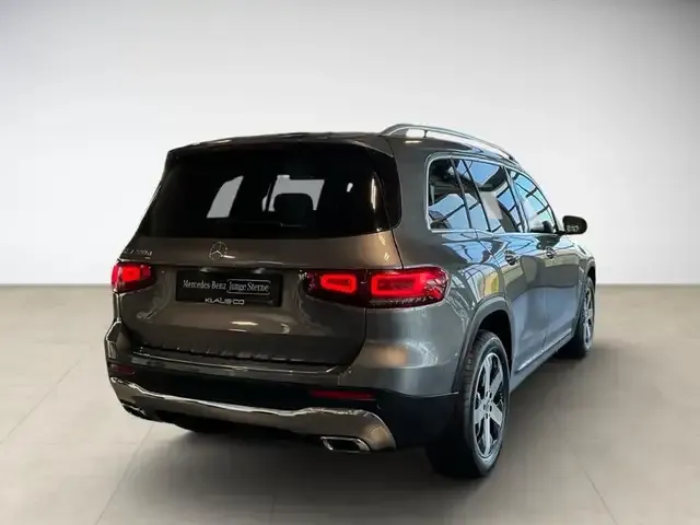 Mercedes-Benz GLB 220